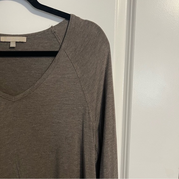 Joan Vass Women's V-Neck Asymmetrical Top - Picture 5 of 12